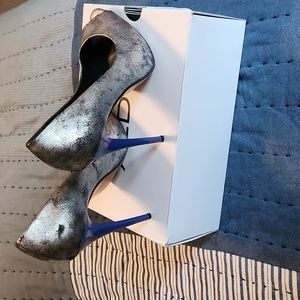 Aldo Adaliwiel Peep Toe Silver Metallic Heels Size 9